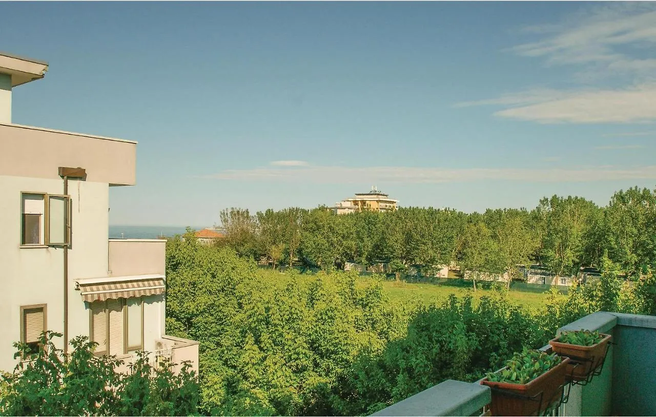 3 Bedroom Beautiful Apartment In Rimini Itália