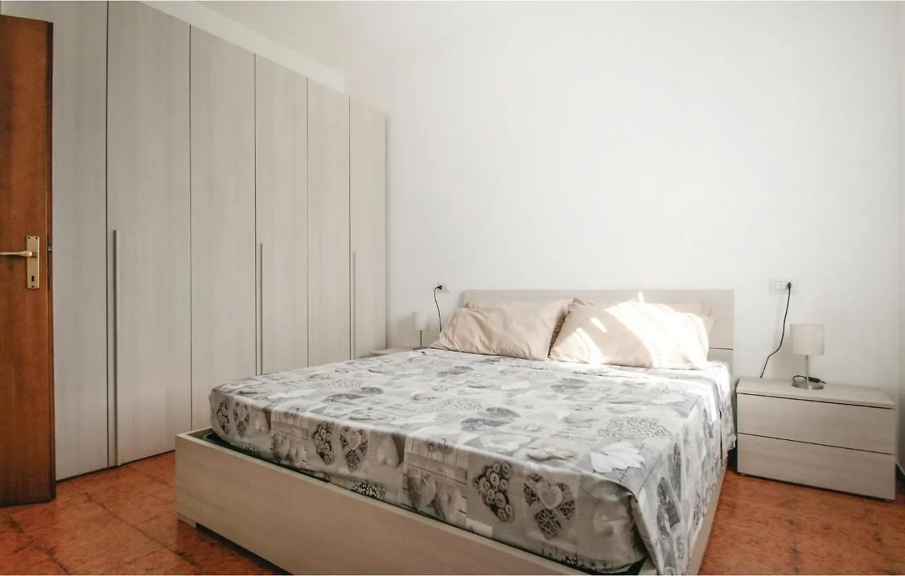 3 Bedroom Beautiful Apartment In Rimini Itália